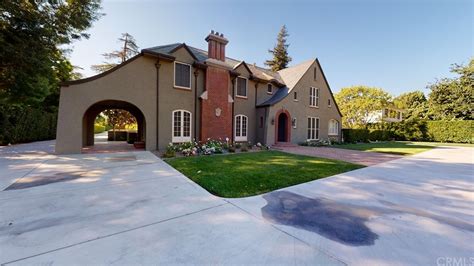 holden pittore tudor|7355 Magnolia Ave, Riverside, CA 92504 .